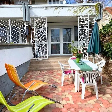 Mikszath Apartman Appartement